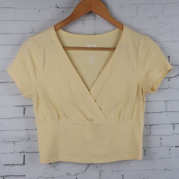 SO YELLOW SHORT V NECK MOCK WRAP CROPPED TOP SIZE MEDIUM - Picture 4 of 6